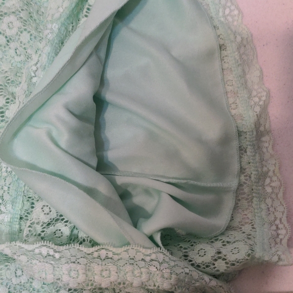 B. Darlin light green lacy sleeveless dress - Picture 9 of 9